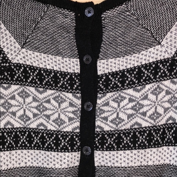 C&C Sweater - Picture 5 of 7